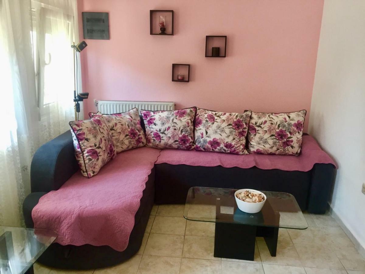 Cosy Apartment Peraía Екстериор снимка